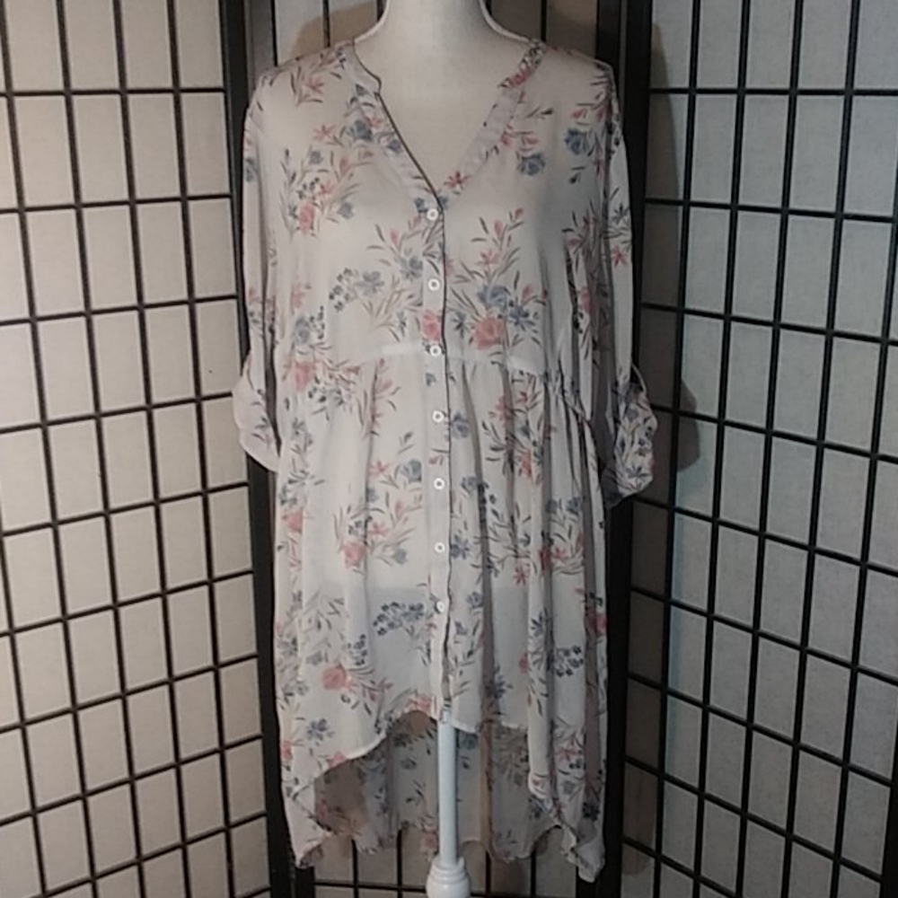 Torrid Floral 3/4 Sleeve Button-Down Hi-Lo Blouse